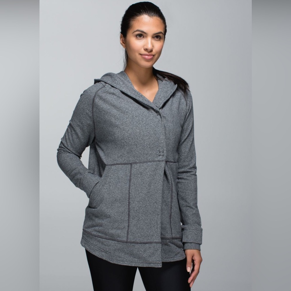 Lululemon Find Your Centre Wrap Size 4 (generous fit)